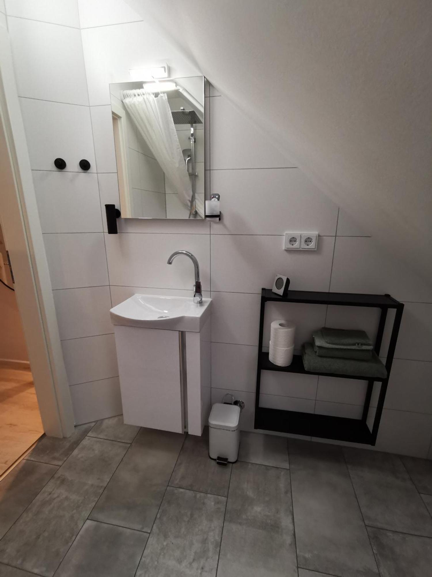 Dachzimmer Mit Kochecke Und Duschbad, Nahe Messe Hanower Zewnętrze zdjęcie