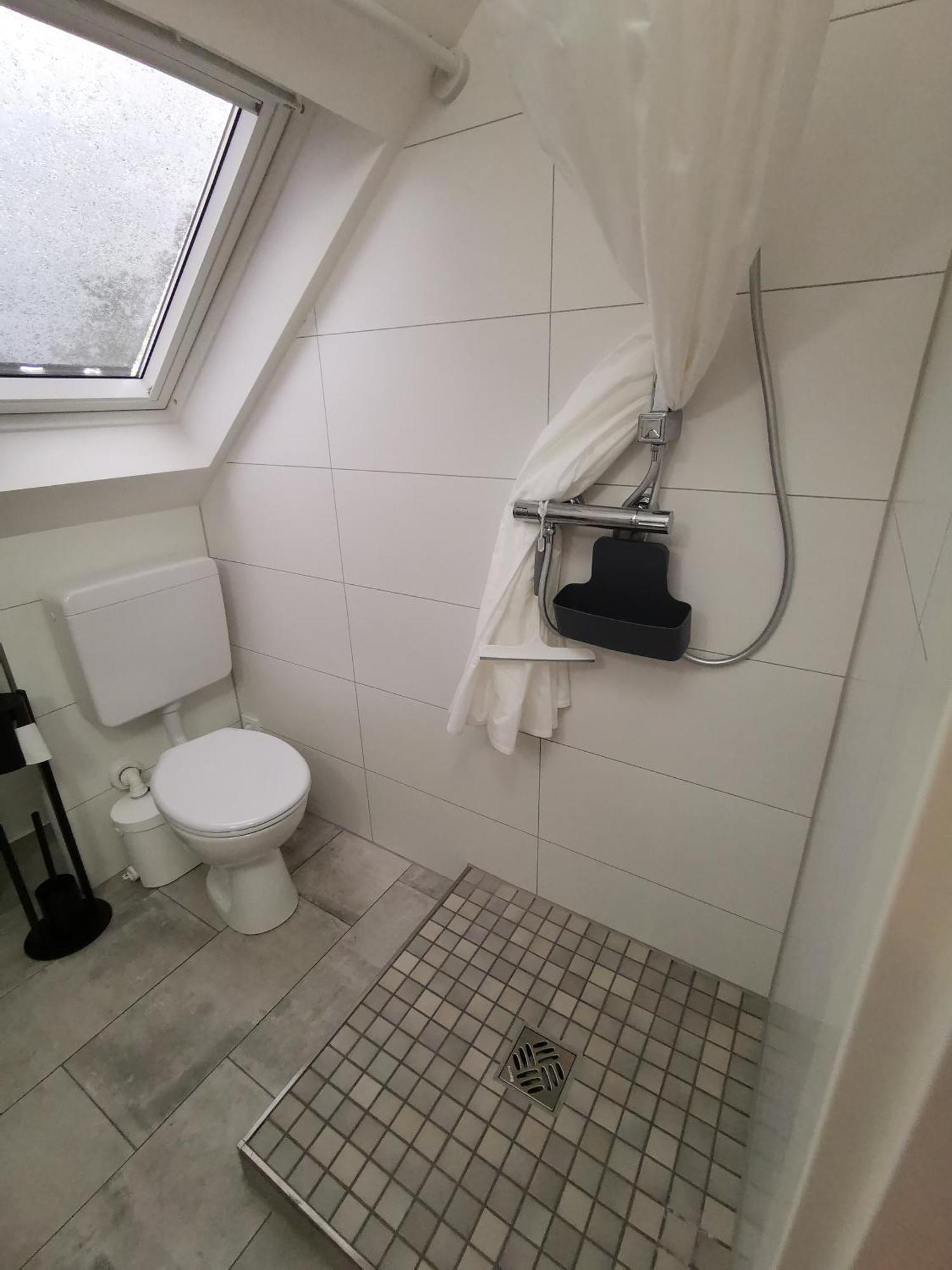 Dachzimmer Mit Kochecke Und Duschbad, Nahe Messe Hanower Zewnętrze zdjęcie
